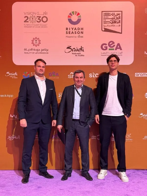 Equipo de ARTEKI en el Golden Pen Award